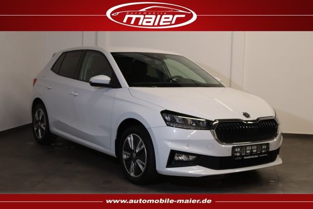 Skoda Fabia 1.0 TSI Ambition-Navi-Apps-LED-DAB-PDC-SHZ