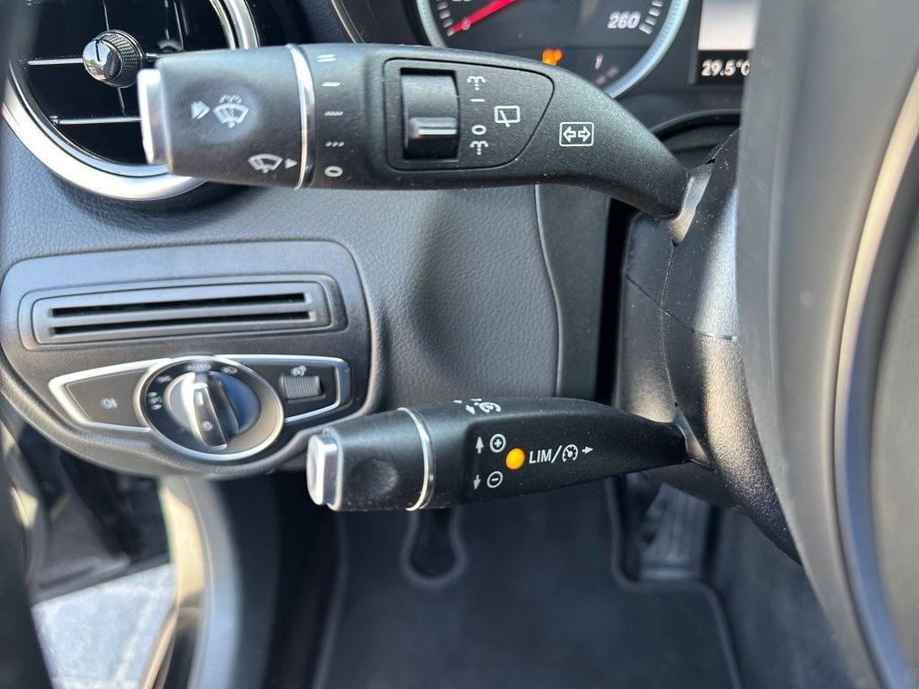 Fahrzeugabbildung Mercedes-Benz GLC 250 4M LUXURY LED SHZ Tempomat KAM CD