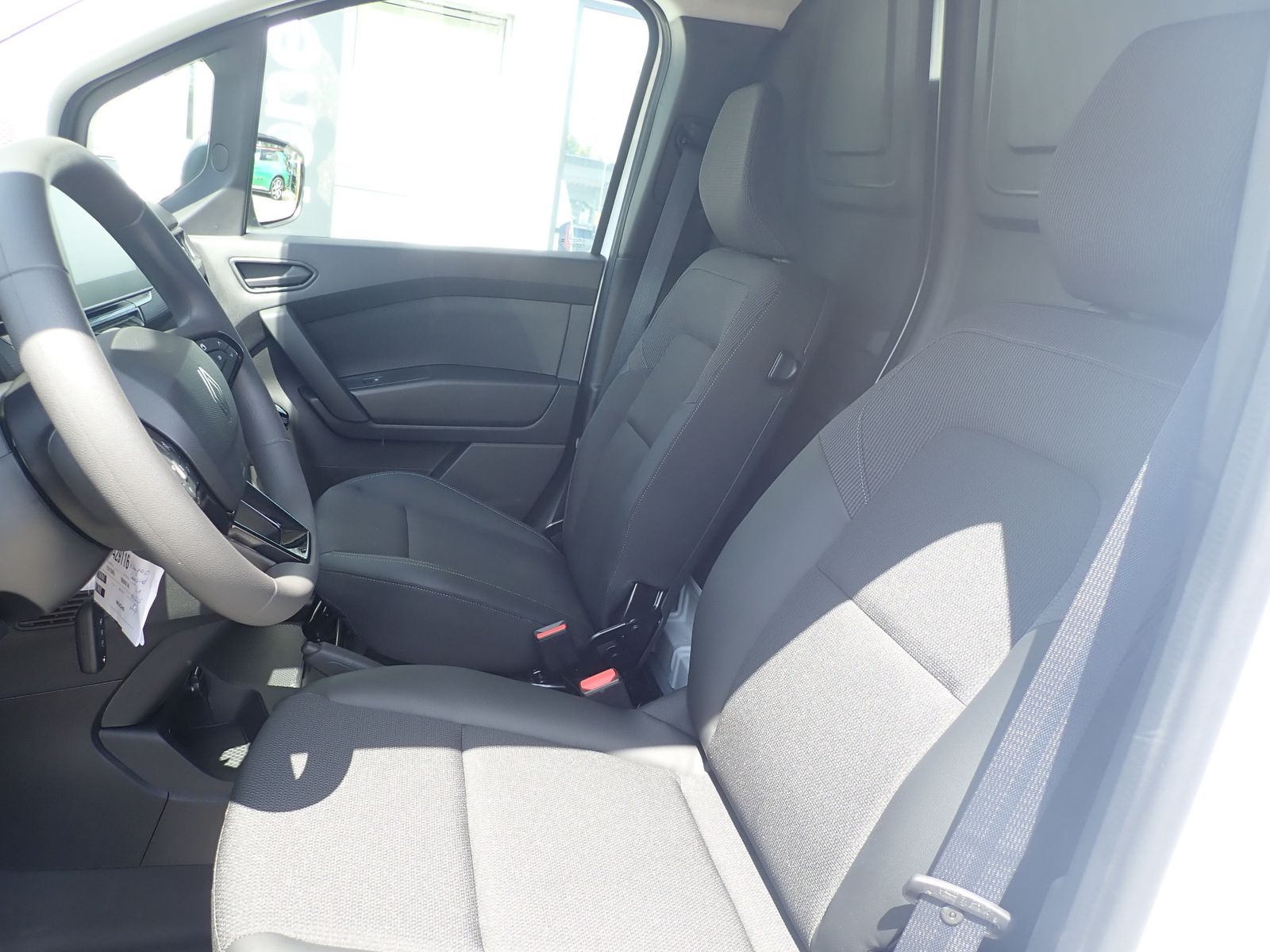 Fahrzeugabbildung Renault Kangoo Rapid Advance L1 Blue dCi 95 MY26