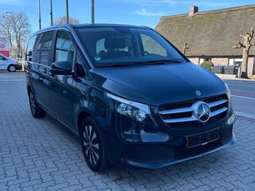 Mercedes V 220 - 1