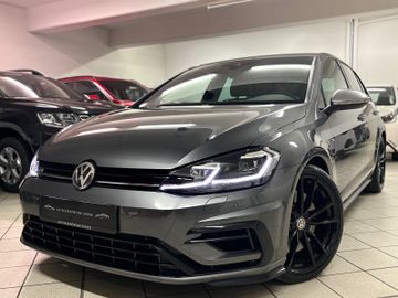 Volkswagen Golf - 1