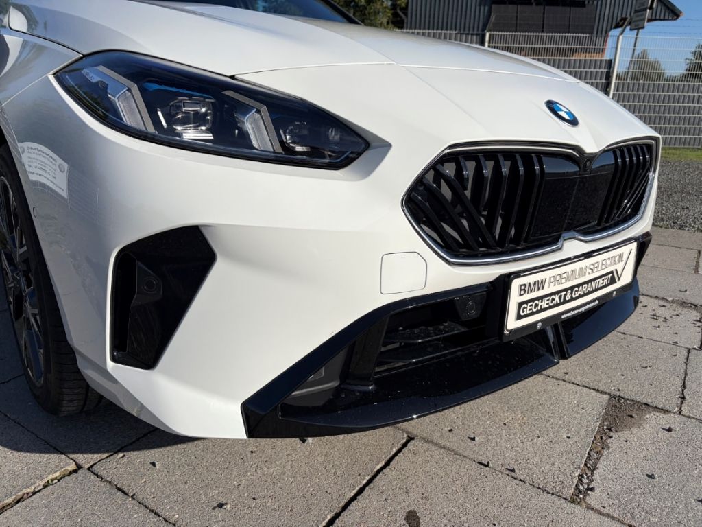 BMW 120 MSport ParkAssisPlus eSitze Head-Up Har Kar foto 2