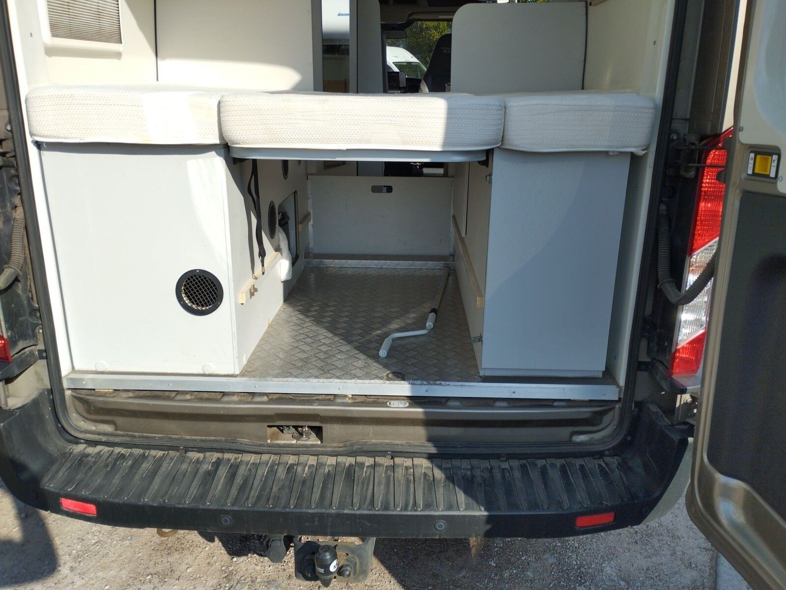 Fahrzeugabbildung Karmann Dexter 560 4x4 Allrad, 170 PS