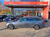 Mercedes-Benz E 220   T BlueTec - 2. Hd. - scheckheft - Mercedes-Benz E 220 Gebrauchtwagen in München