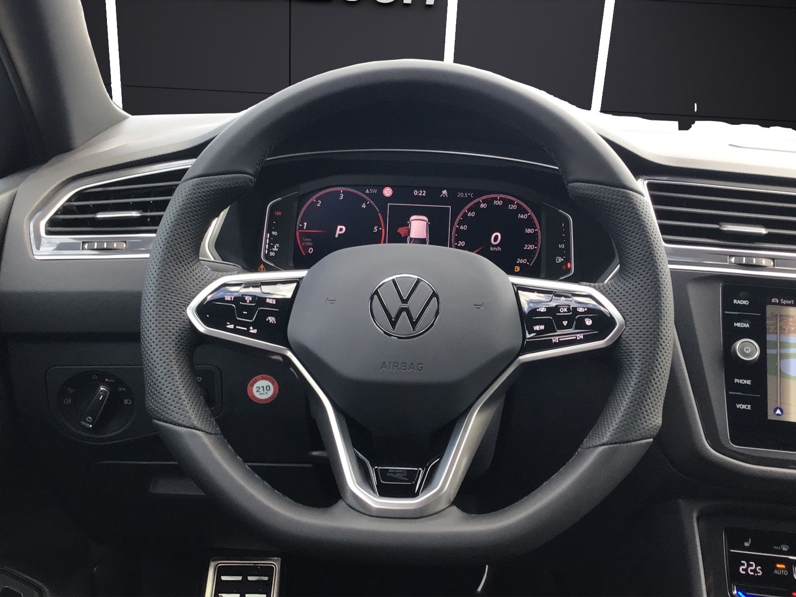 Fahrzeugabbildung Volkswagen Tiguan Allspace R-Line TDI 4M Matrix STHZG AHK H