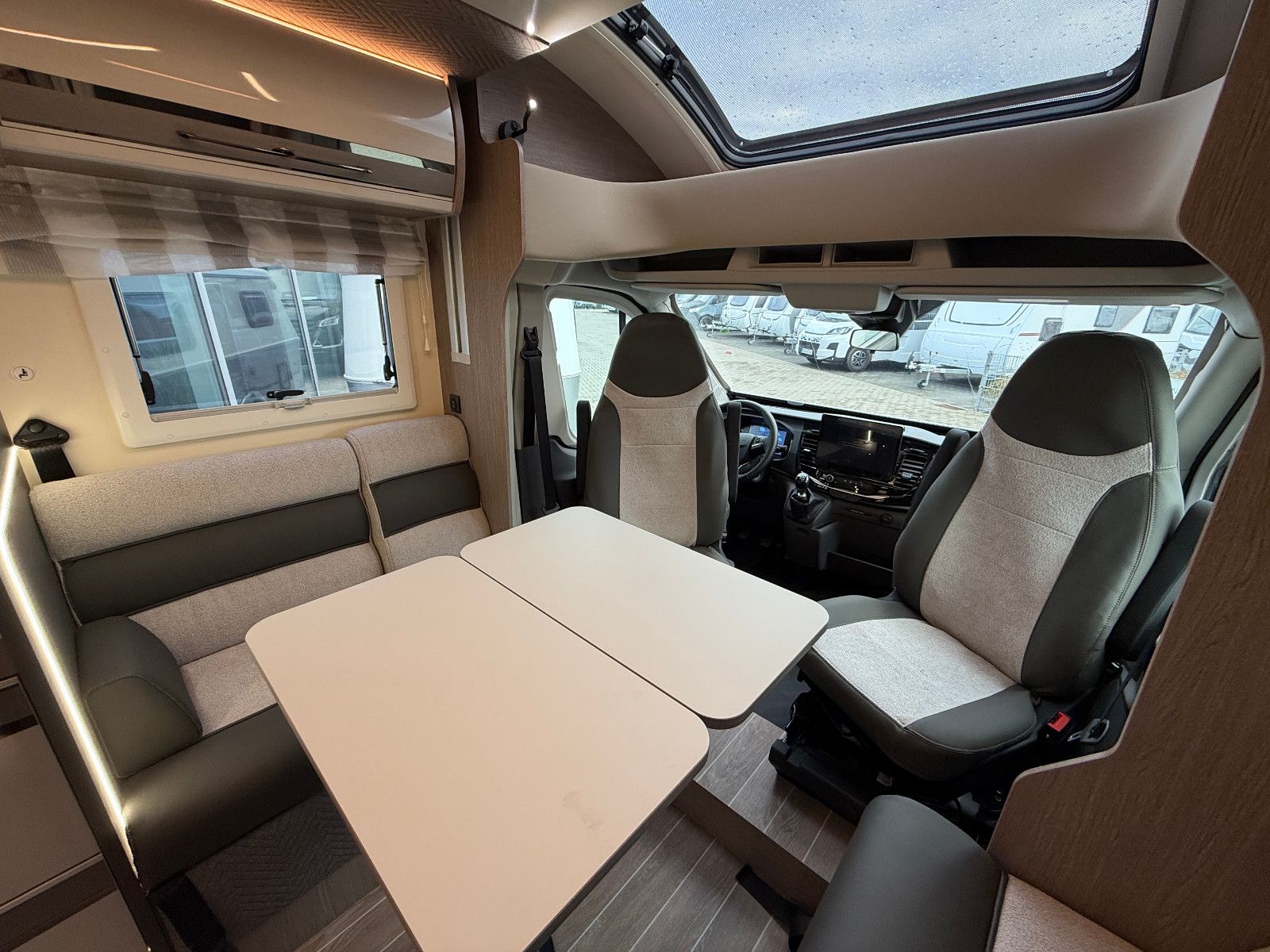 Fahrzeugabbildung Roller Team Zefiro 266 TL