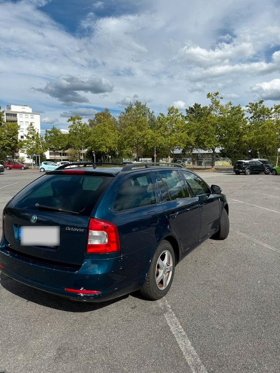 Skoda Octavia 2012 — engine 122 HP (90kW)
