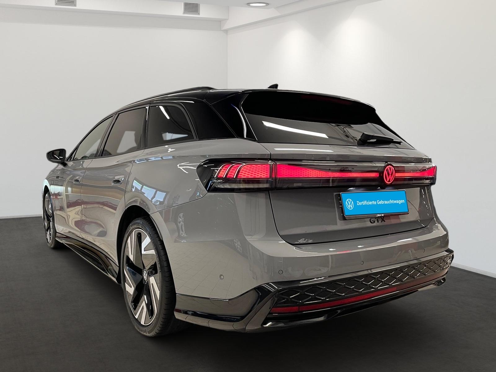 Volkswagen ID.7 Tourer 4M GTX *HEAD-UP*AHK*PANO*HARMAN*MATR
