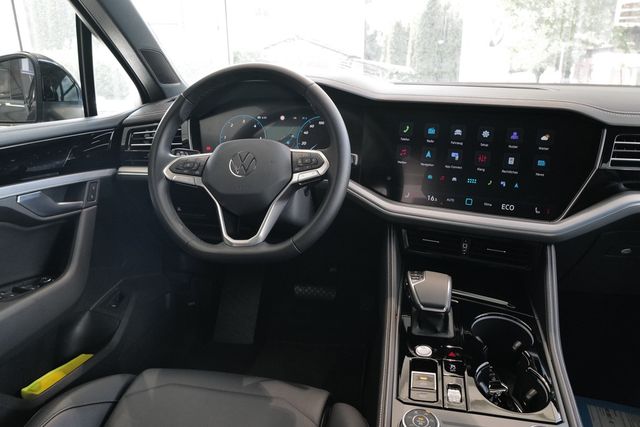 Volkswagen Touareg 3.0TDI 4Motion Leder AHK Pano StdHz 90L 