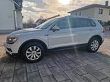 Volkswagen Tiguan, Allrad, AHK 3.300kg, Sitzheizung - VW Tiguan Gebrauchtwagen in Augsburg
