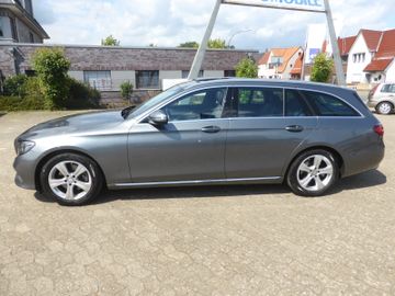 Mercedes-Benz E-Klasse E 250 T Avantgarde AHKNaviR-KamLEDG