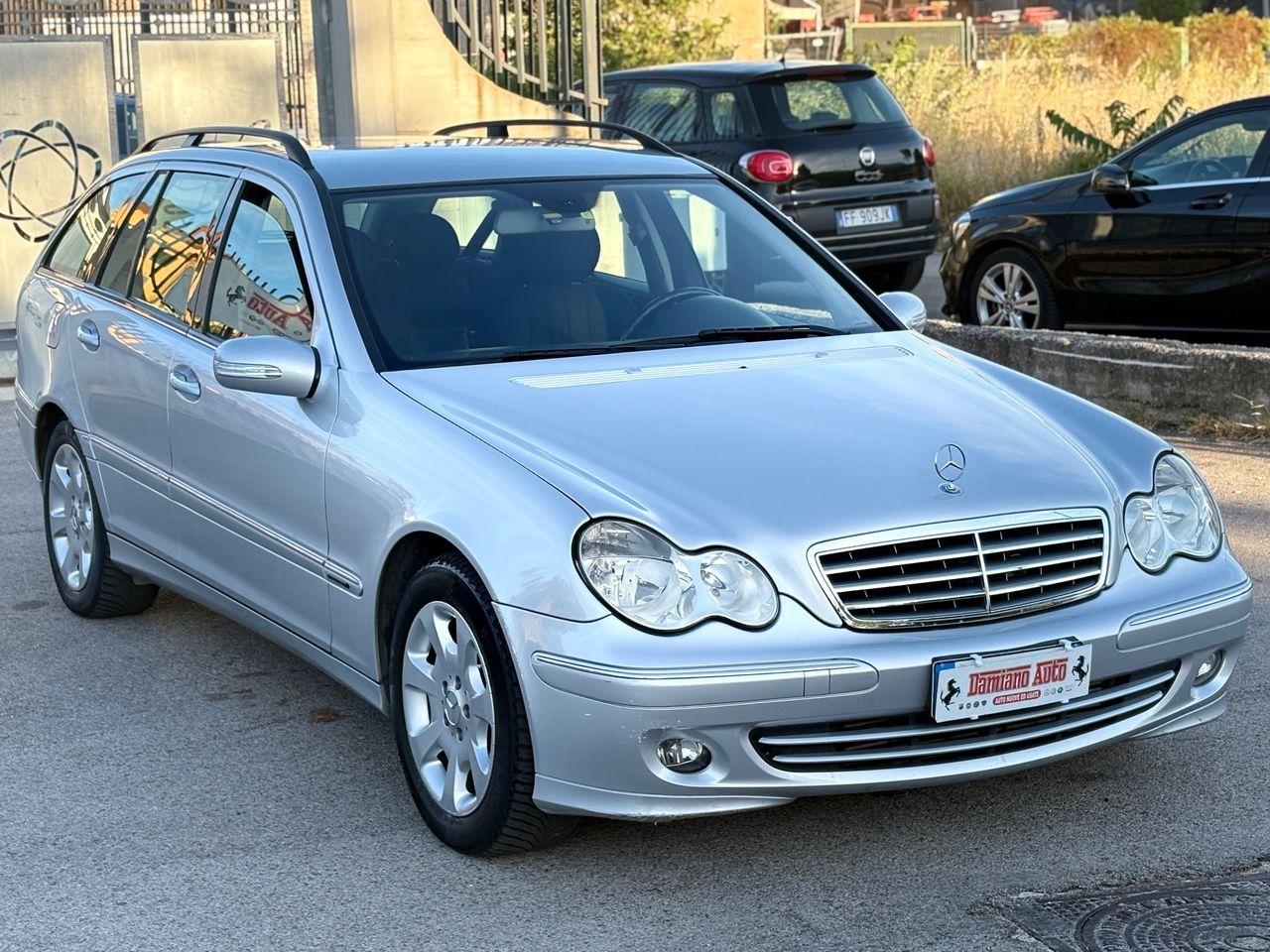 Mercedes-Benz C220 2006 — rear view