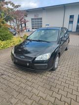 Ford Focus Turnier 1.6 Benzin - Ford Focus aus 2005: Turnier