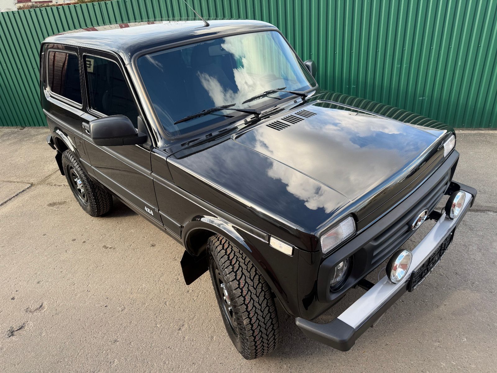 Fahrzeugabbildung Lada Niva LEGEND "PREMIUM PLUS"! !NEUE VIP-AUSSTATT.!