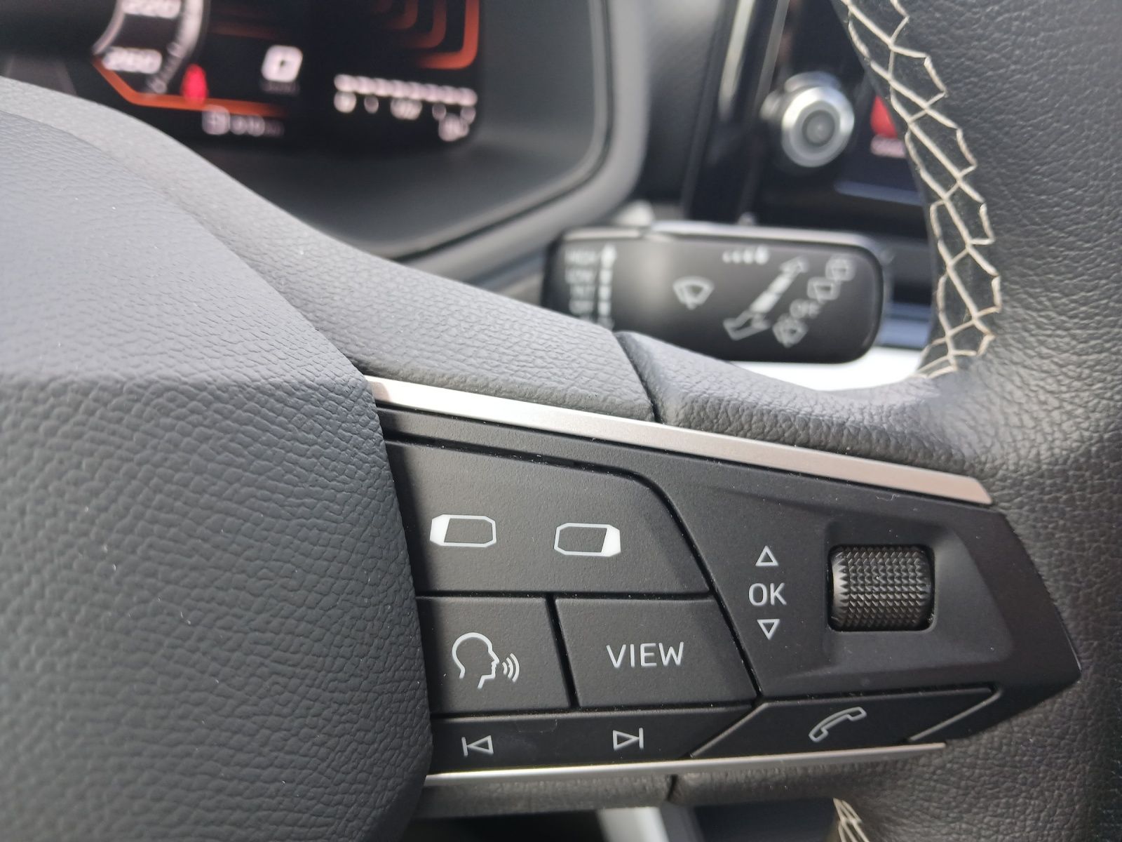 Fahrzeugabbildung SEAT Arona TSI Style LED Klima DAB GRA PDC SH LM