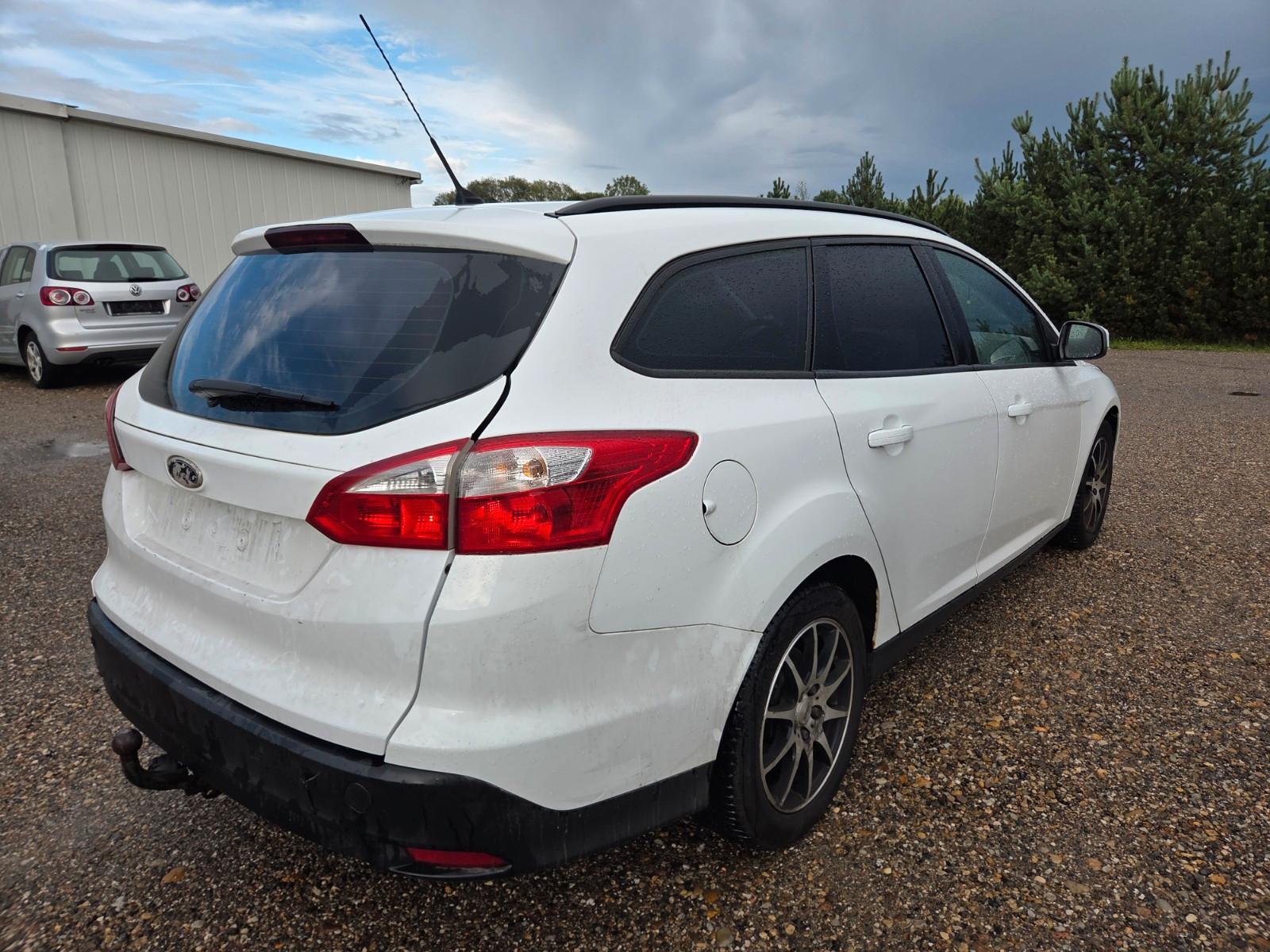 Ford Focus 2013 — photo 9