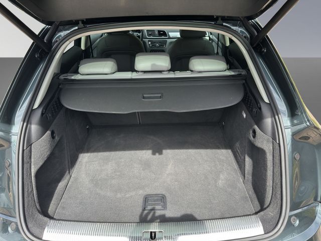 Q3 2.0 TDI quattro sport S-tronic SHZ NAVI LED