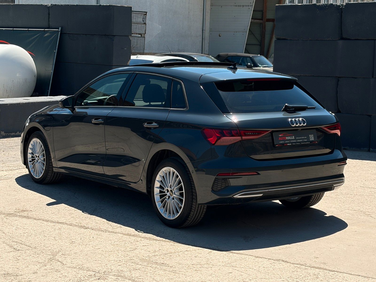 Fahrzeugabbildung Audi A3 Sportback 40 TFSIe Schiebedach KZG ACC CAM