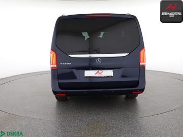 Mercedes V 220 - 4