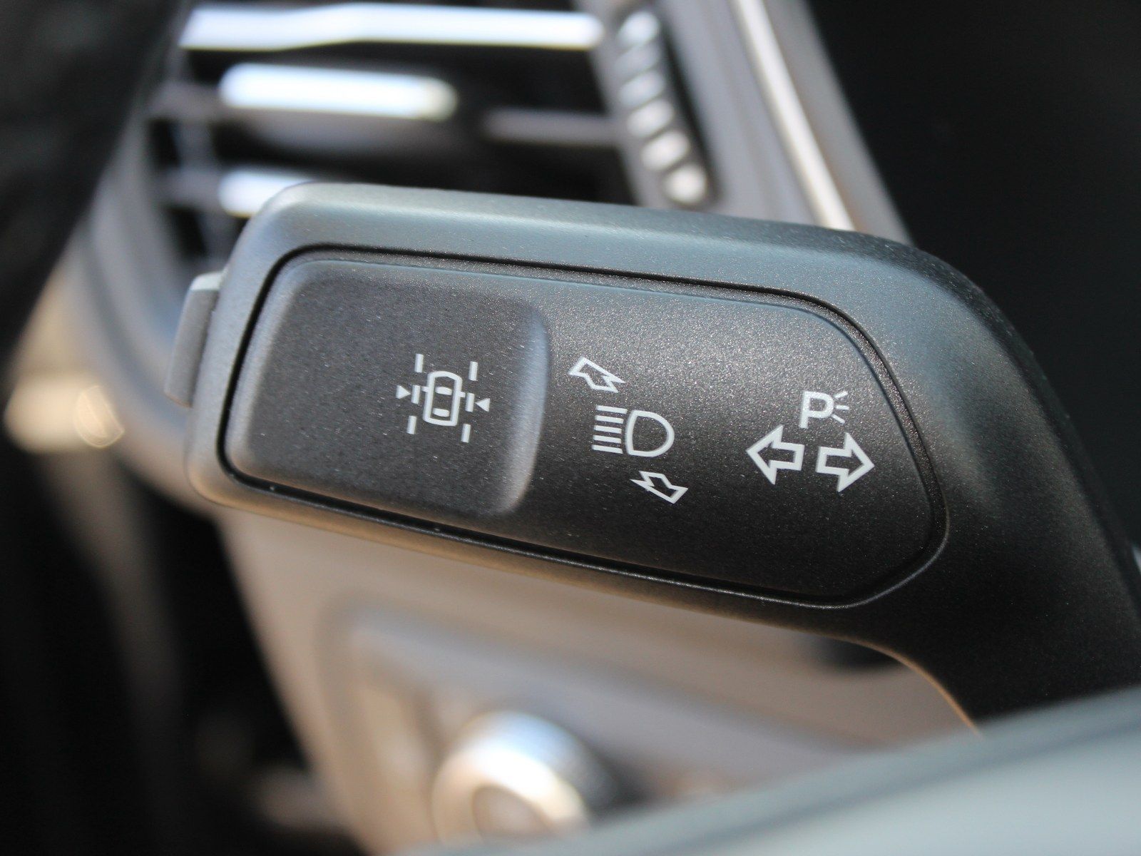 Fahrzeugabbildung Ford Kuga Plug-In Hybrid Cool & Connect 2,5 Duratec