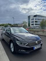 Volkswagen Passat 1.6 TDI DSG Comfortline Comfortline - Volkswagen Passat in Bonn