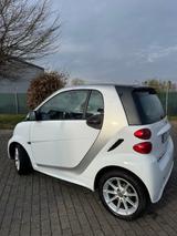Smart ForTwo coupé 1.0_84 PS_KLIMA_TÜV NEU 03/26 - mit Benzin-Antrieb: mit Navigationssystem, Sportwagen, Halbautomatik, mit Klimaanlage