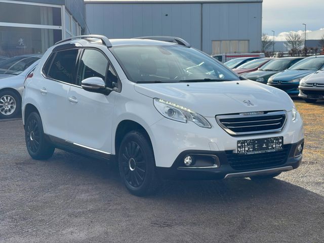 Peugeot 2008 Allure *NAVI*SHZ*PDC*