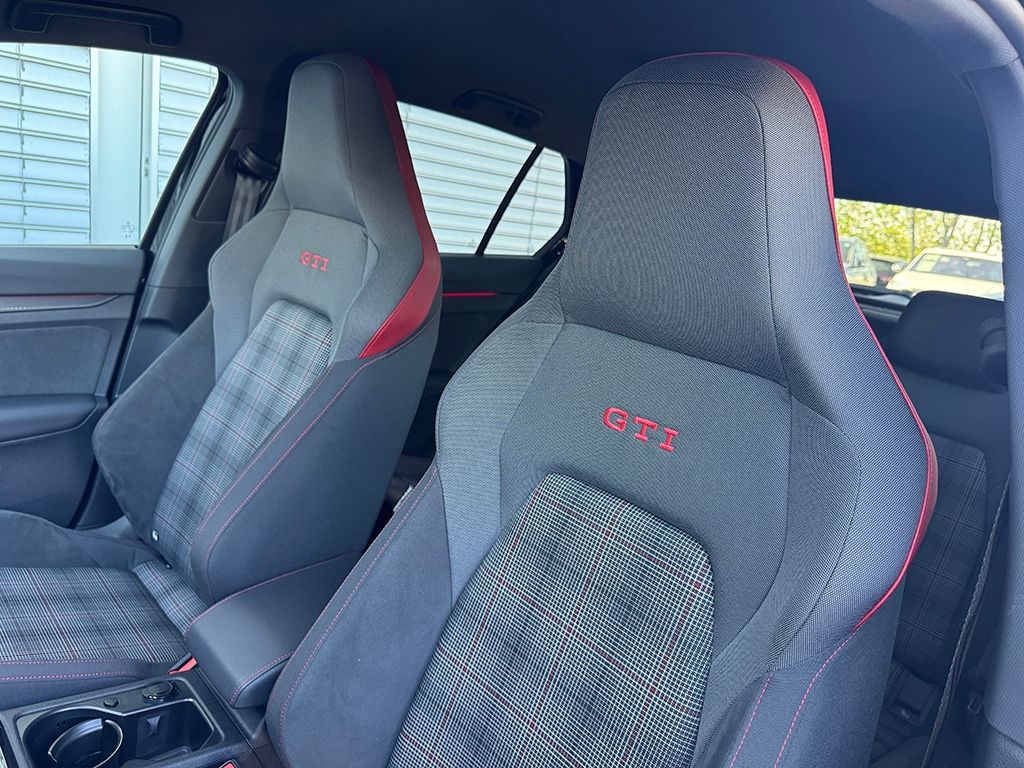 Golf VIII GTI 2.0 TSI DSG BLACK STYLE *NAVI*H&K*