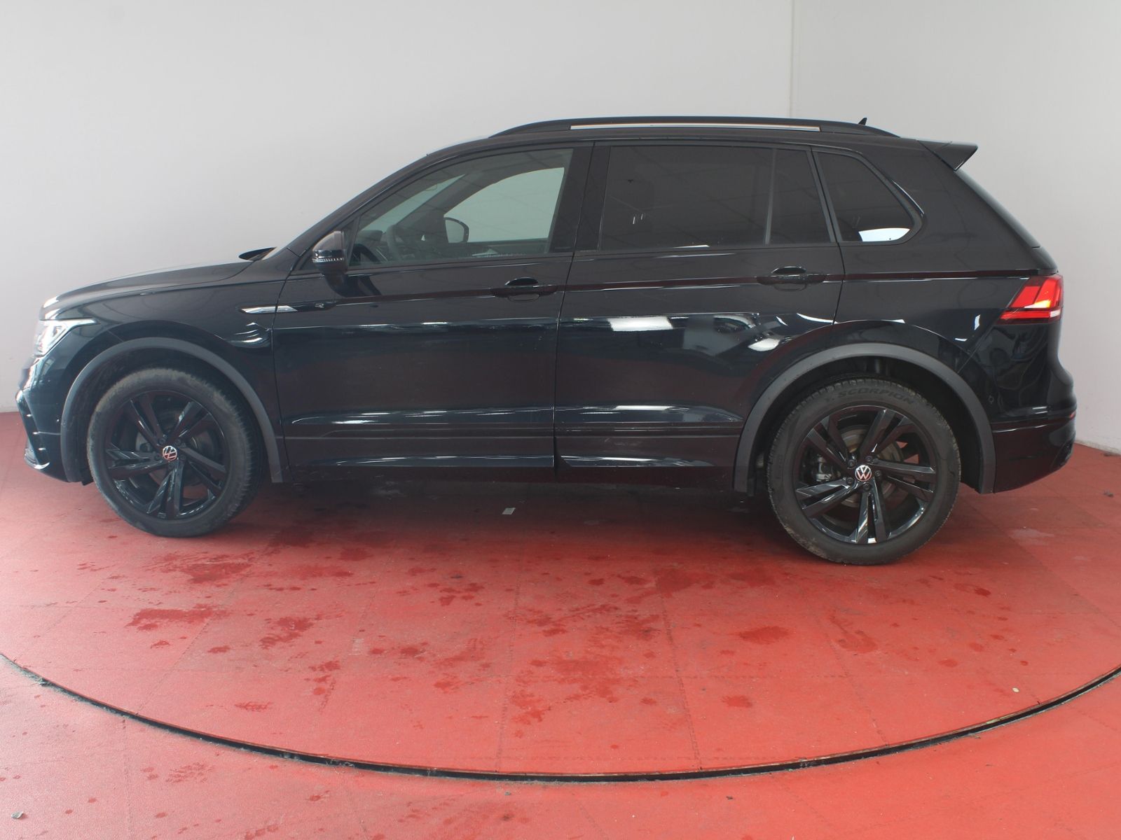 Volkswagen Tiguan R-Line Black Style 2.0TDI DSG 356,-ohne A foto 25