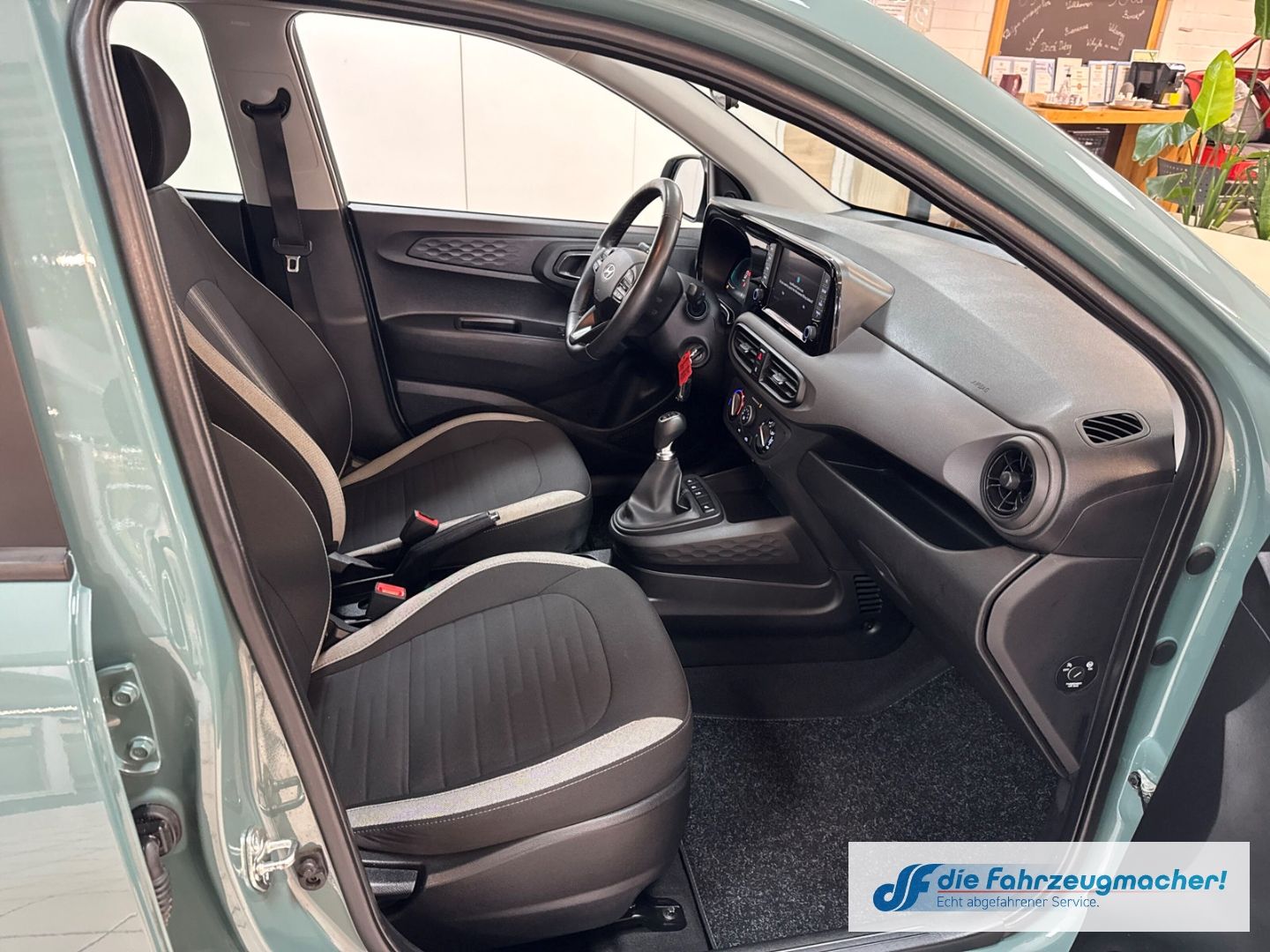 Fahrzeugabbildung Hyundai i10 Trend Navi Apple CarPlay Android Auto Musiks
