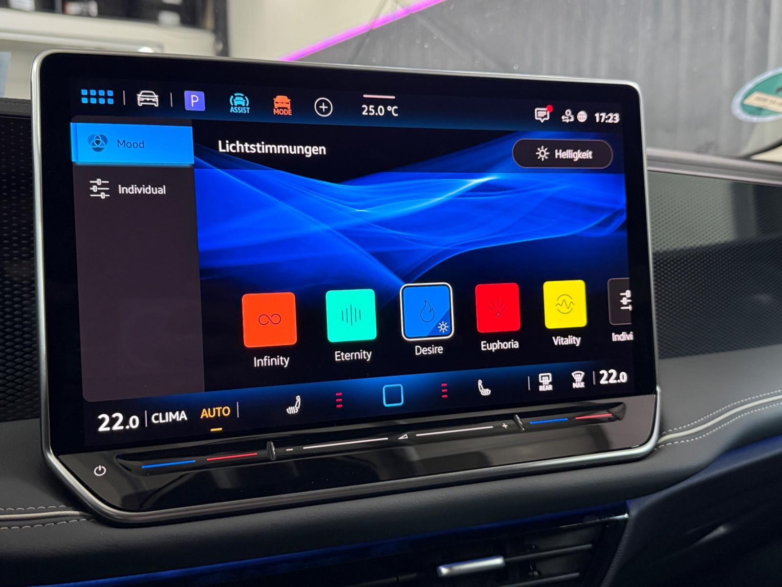 Volkswagen Passat Business 2.0 TDI HUD*AHK*LED*STHZ, миниатюра 30