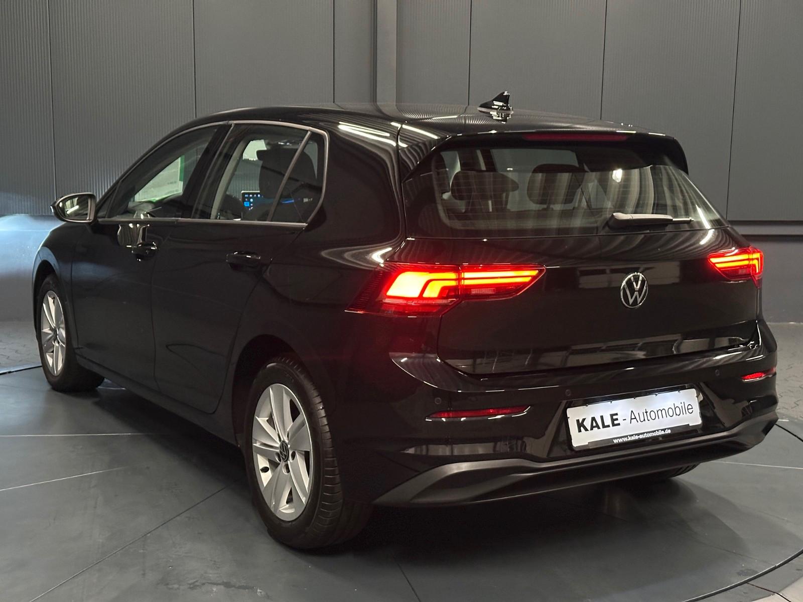 Volkswagen Golf Lim. 2.0 TDI 110 kW Life*HeadUp*NAVI*CarPla