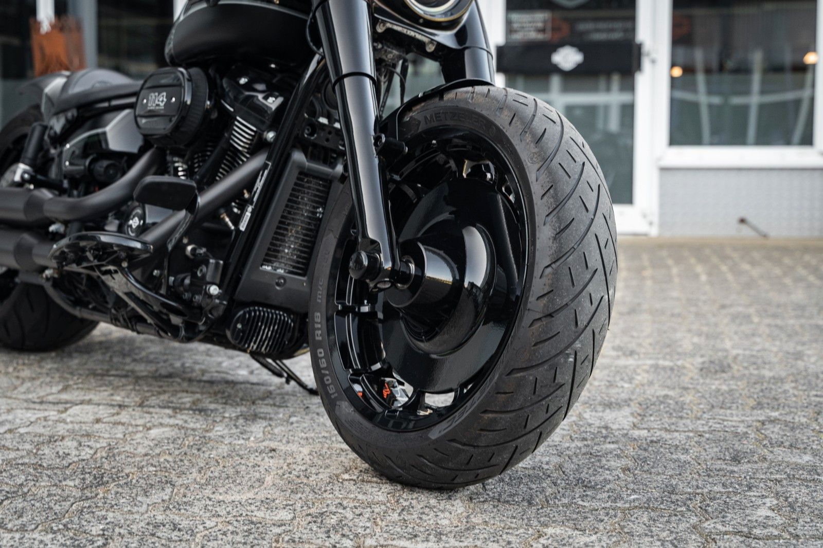 Fahrzeugabbildung Harley-Davidson DARK FAT BOY FLFBS 114 MY23 -JEKILL&HYDE-