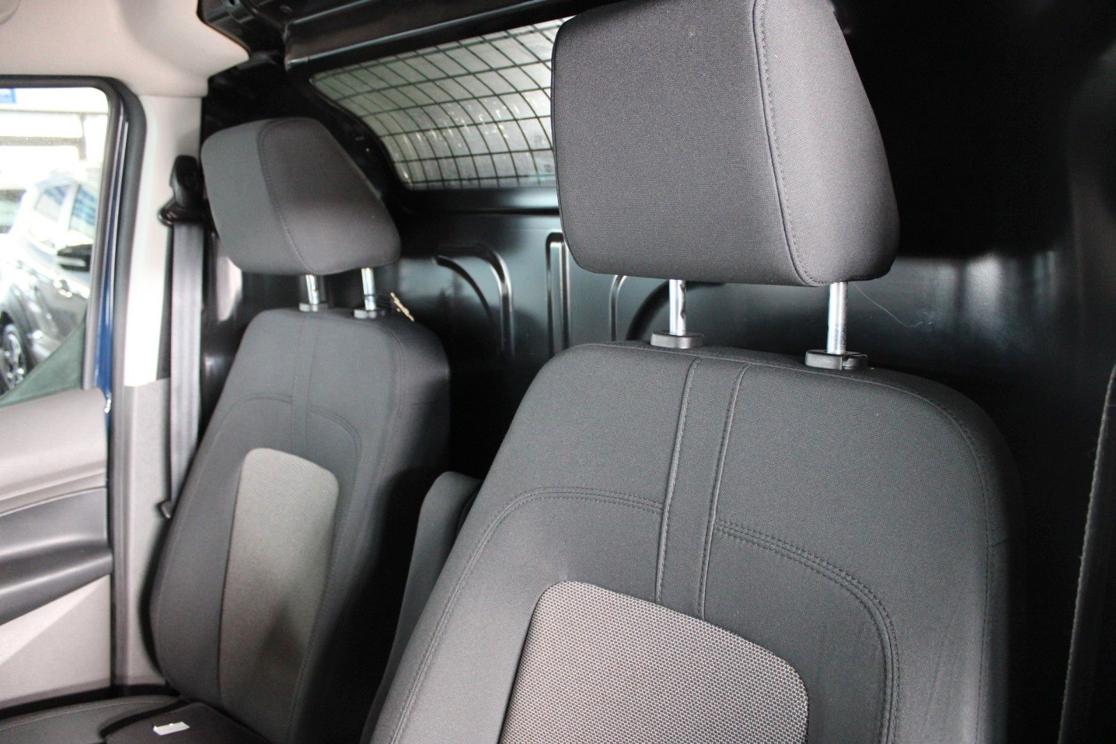 Fahrzeugabbildung Ford Transit Connect KASTEN 2x Schiebetür + PDC