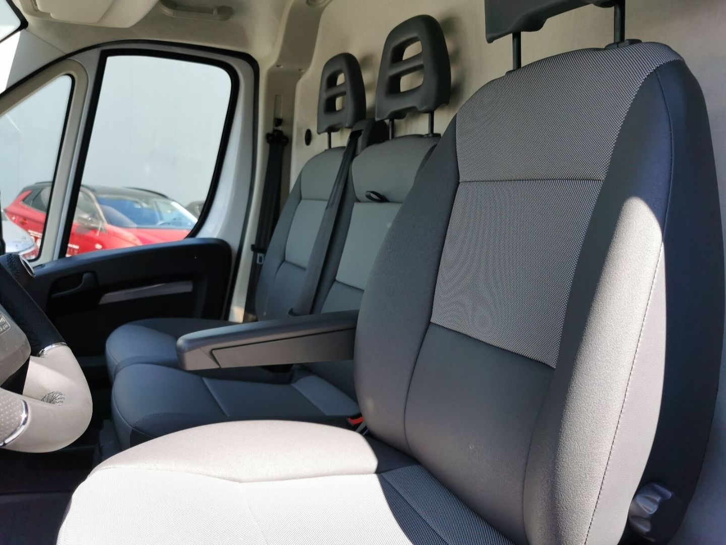 Fahrzeugabbildung Opel Movano CargoL3H3 Navi Klimaautom DAB Rückfahrkam