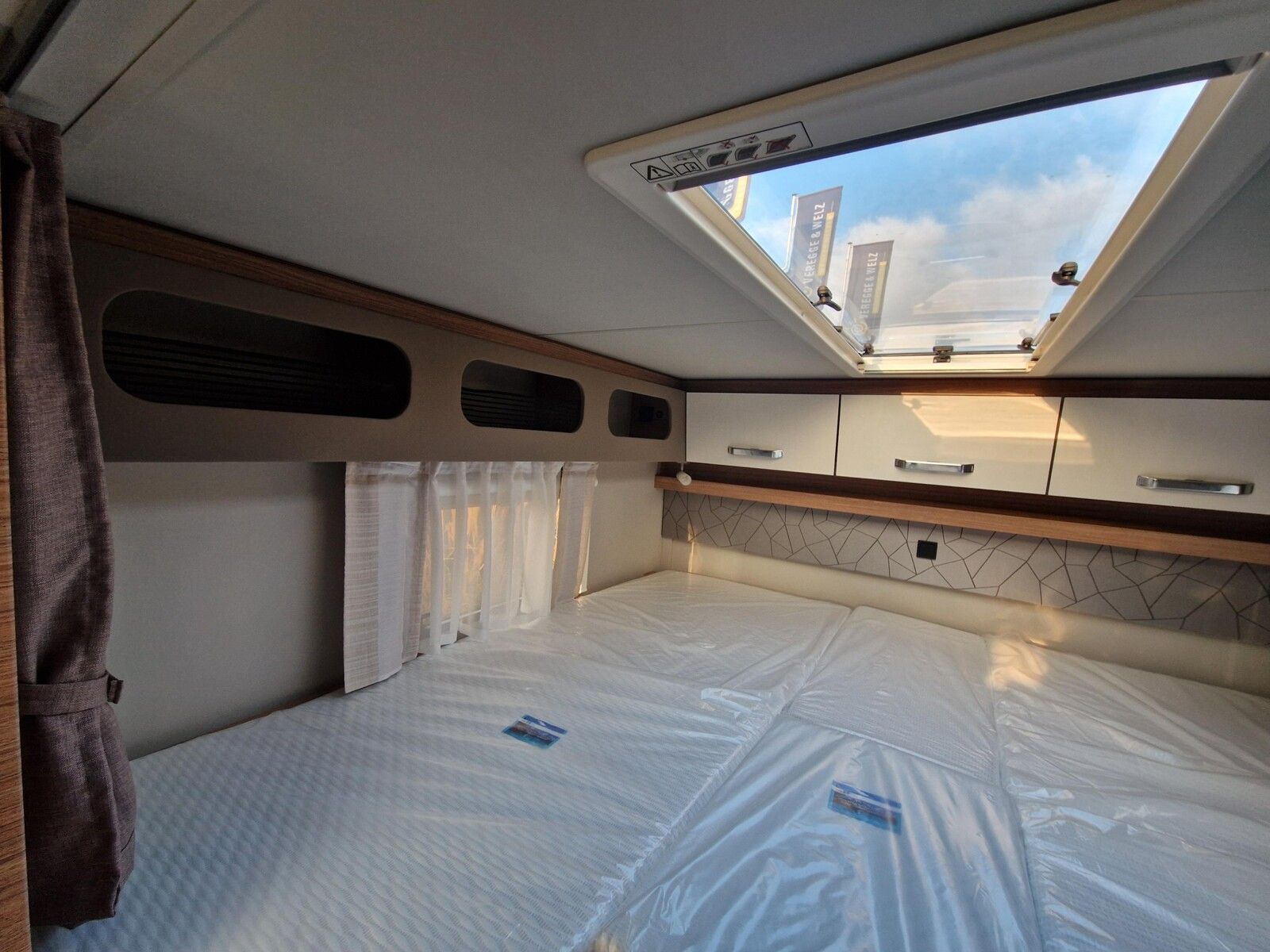 Fahrzeugabbildung Weinsberg CaraCompact MB EDITION PEPPER 640 MEG