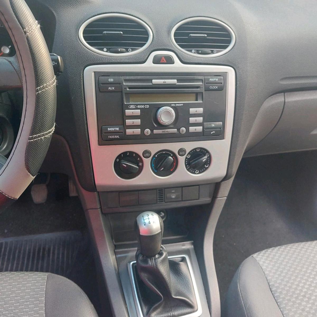 Ford Focus 2006 — photo 15