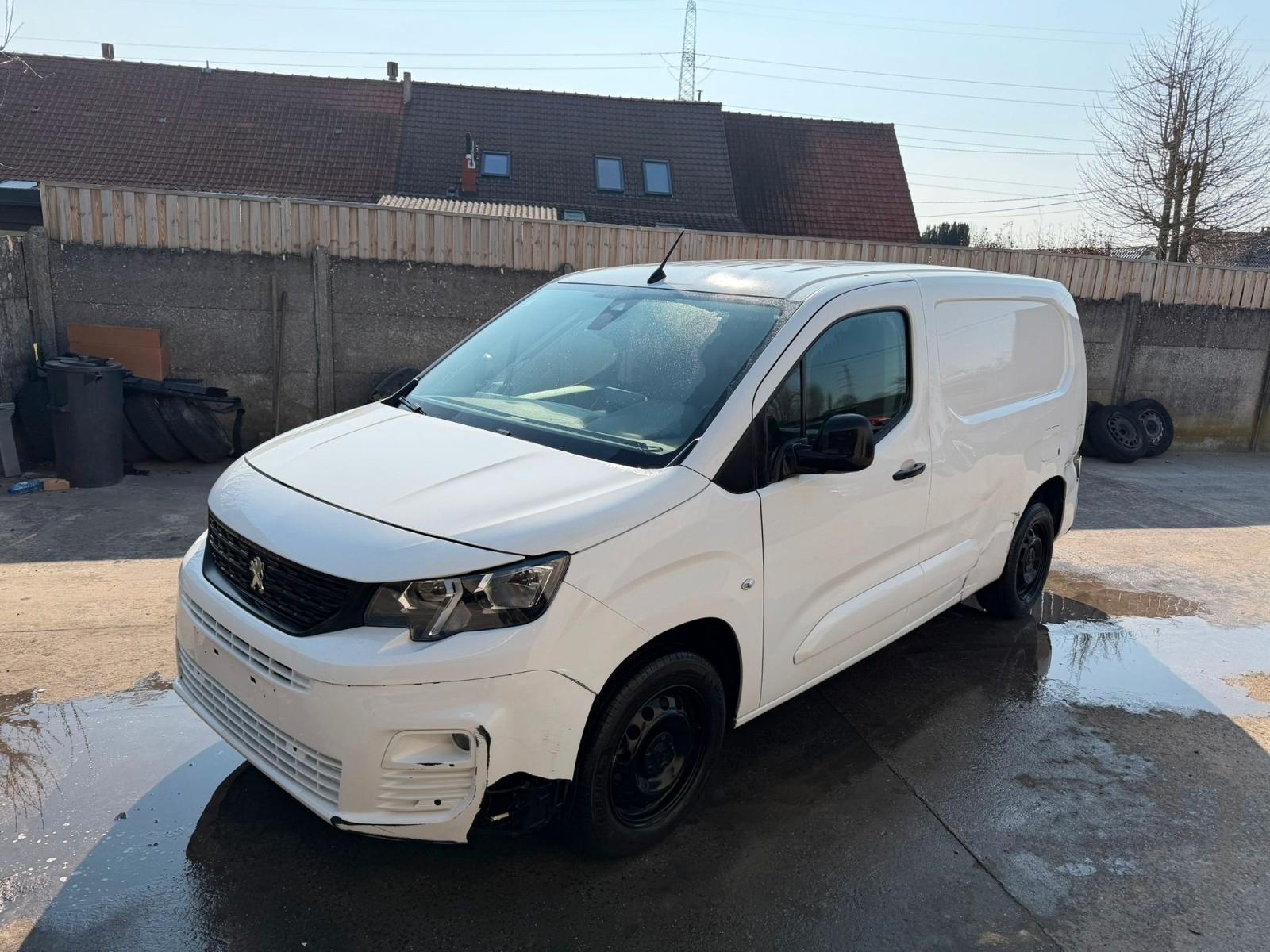 Peugeot partner eat8 prenium long full otpions