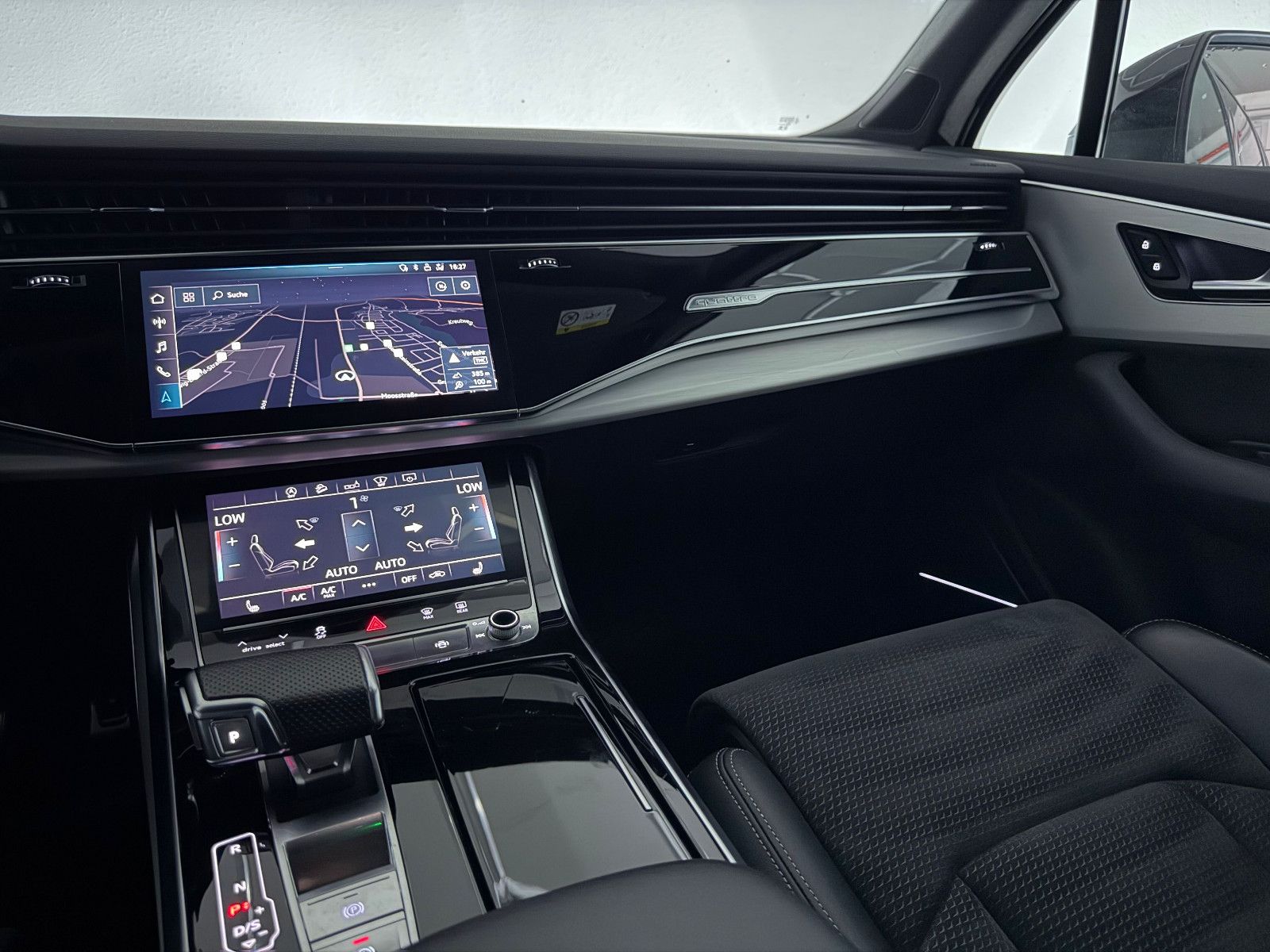Fahrzeugabbildung Audi Q7 50 TDI Quattro S LINE/BOSE/MEMORY/HuD/7-SITZE