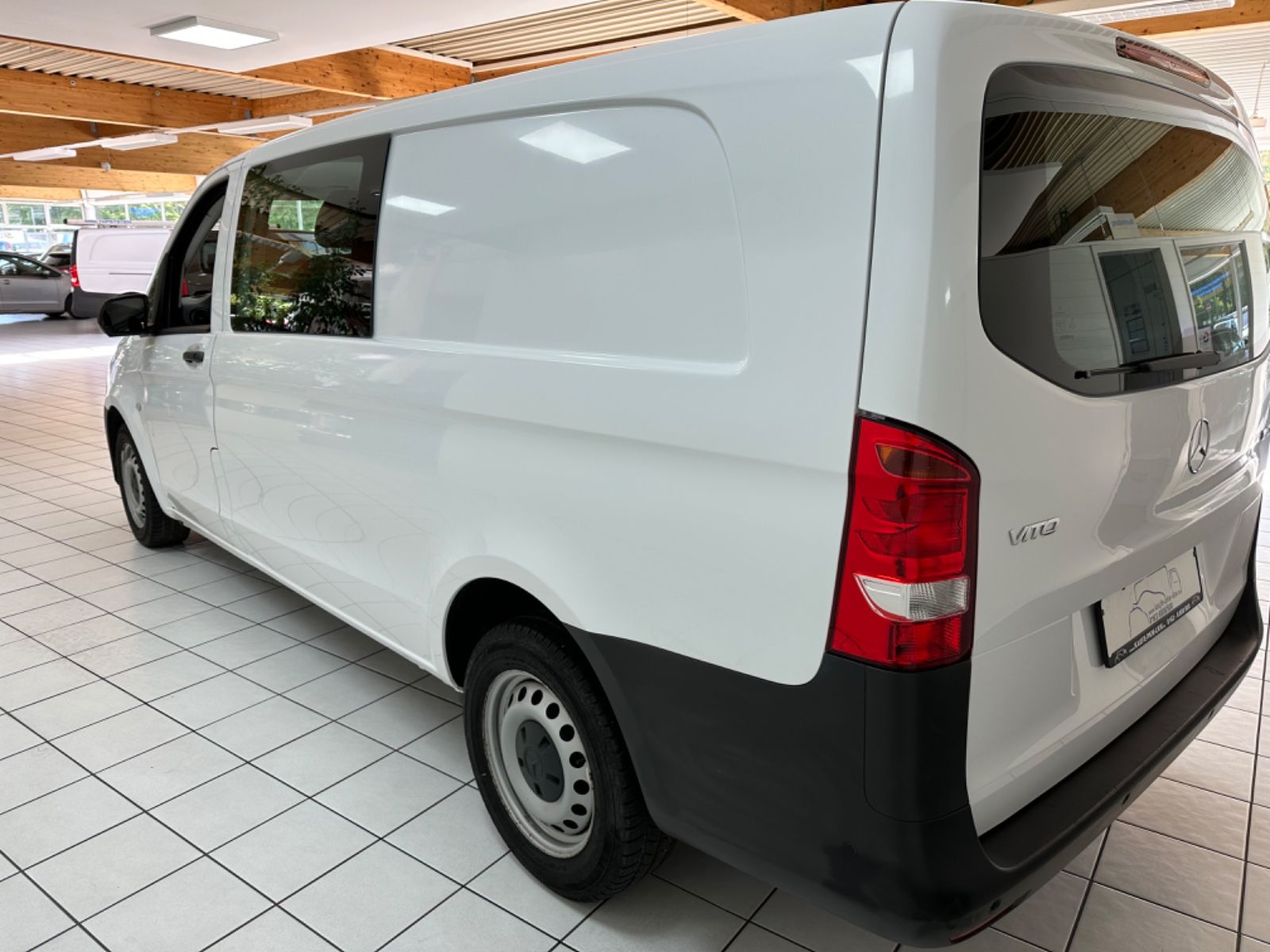 Fahrzeugabbildung Mercedes-Benz Vito Mixto 111 CDI FWD *extralang*PDC*