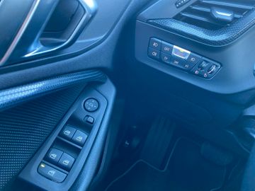 Bild 17 BMW 118 i Lim. Sport Line*AT*CARPLAY*SHZ*LED*NAV*