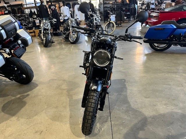 Fahrzeugabbildung Husqvarna Husqvarna Svartpilen 125