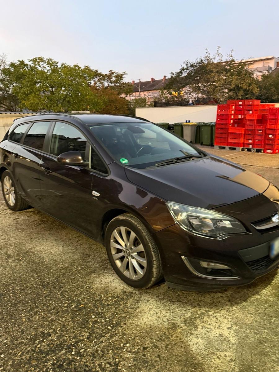 Opel Astra, 2013