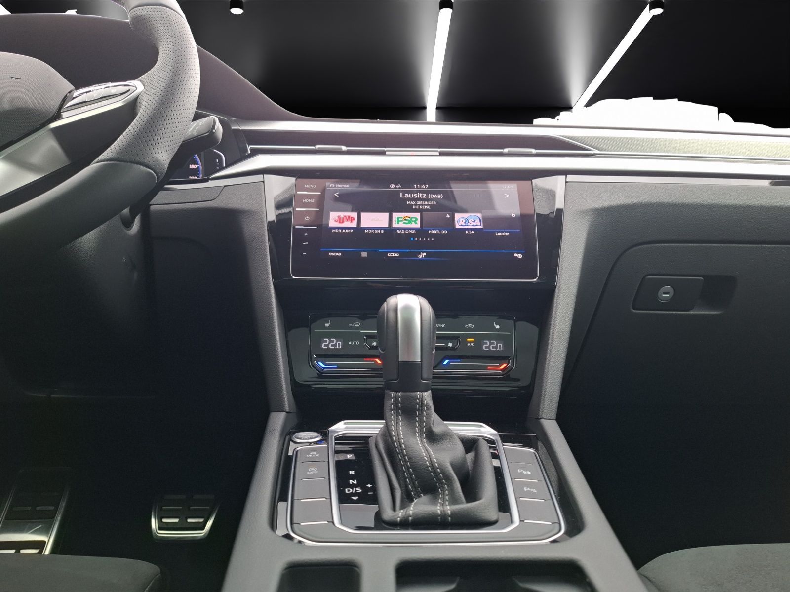 Fahrzeugabbildung Volkswagen Arteon SB TSI R-Line DSG Navi AID Pano ACC RFK S