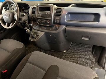 Opel Vivaro - 10