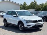 Volkswagen Tiguan United 2.0TDI 110KW DSG*NAVI*SHZ*ACC*CAM - Volkswagen Tiguan mit Diesel-Antrieb: Automatik