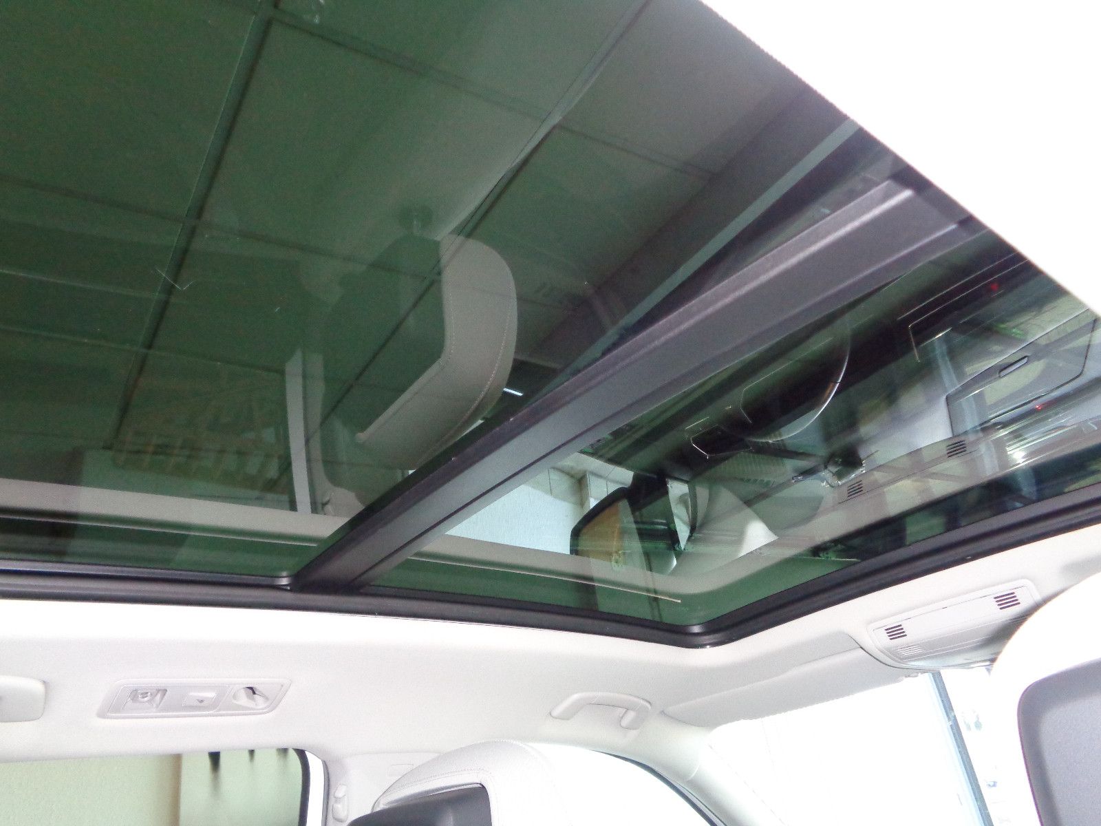 Fahrzeugabbildung Volkswagen Tiguan Allspace Highline 4Motion / KAMERA / LED