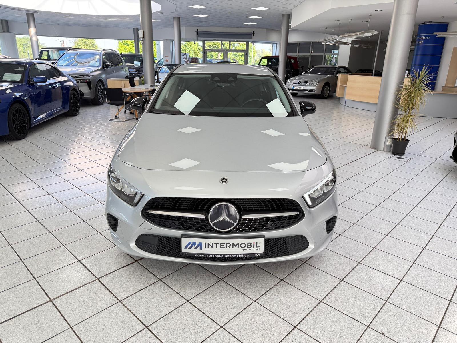 Mercedes-Benz A-Class Leder*Navi*KAM*MBUX*Night-Paket*AMBIENTE*, миниатюра 2