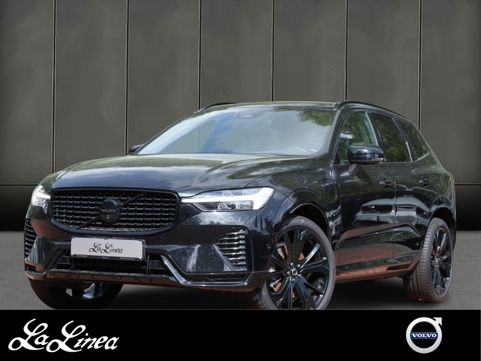 Volvo XC60 T6 Ultra Black Edition Recharge Plug-In Hyb