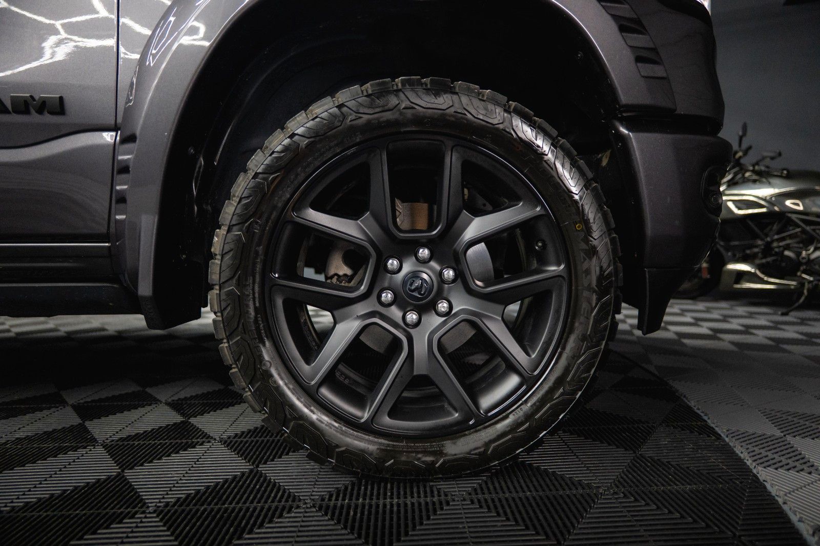 Fahrzeugabbildung Dodge RAM 5.7 V8 HEMI 4x4 Limited Longbed Airmatic 19%